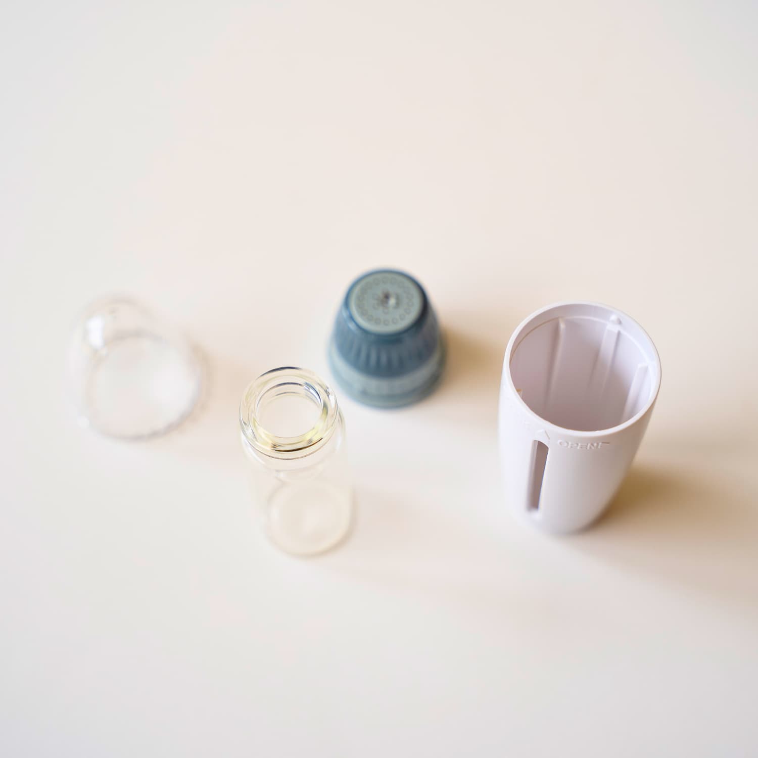 Adjustable Hydra Stamp for scalp serum application
